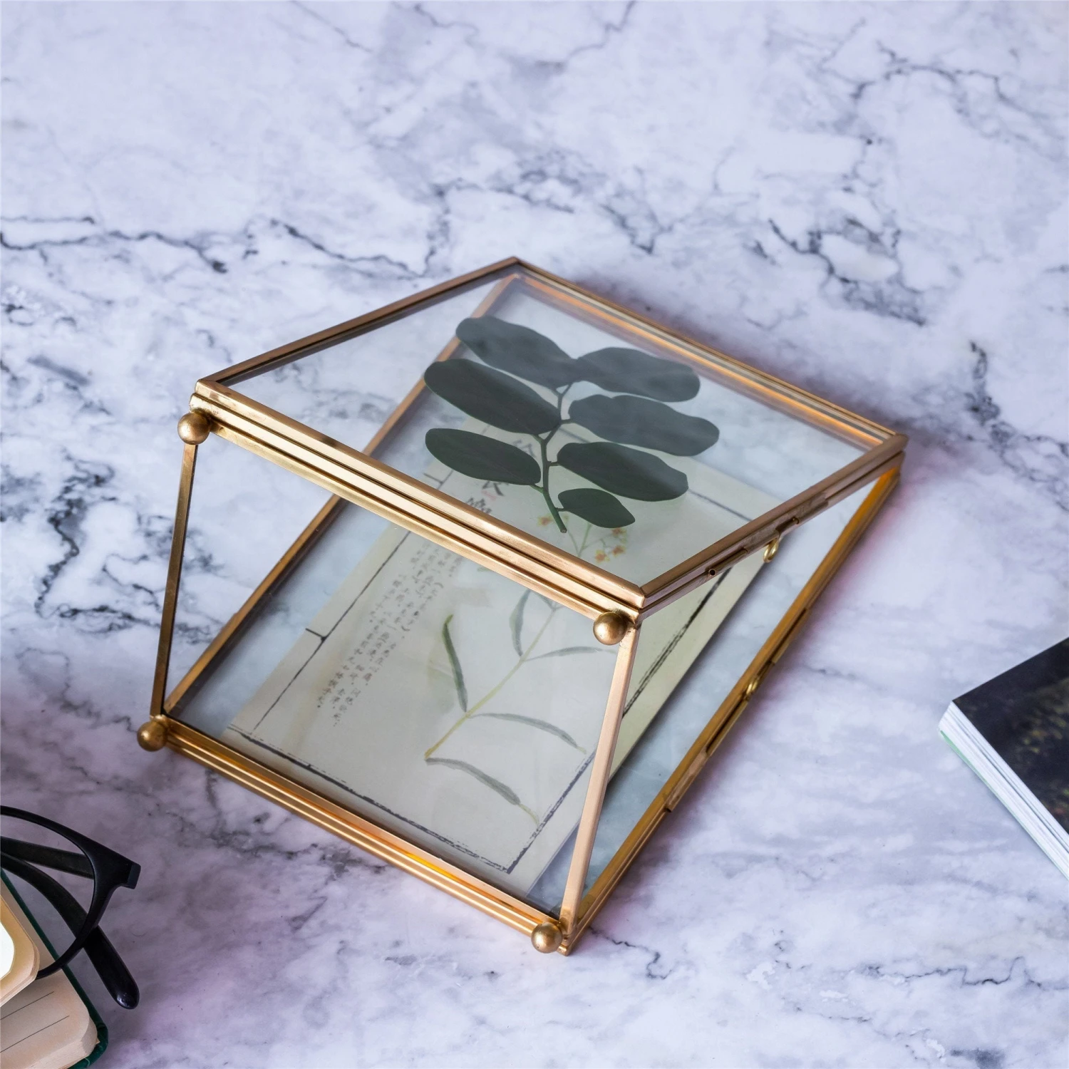 5x7" Brass Gold Tabletop Vintage Frame Geometric Ornament Plant Specimen Clip Modern Decor Card Holder 2-Folded Reception Engagement 3 5x7" Brass Gold Tabletop Vintage Frame Geometric Ornament Plant Specimen Clip Modern Decor Card Holder 2-Folded Reception Engagement - Image 3